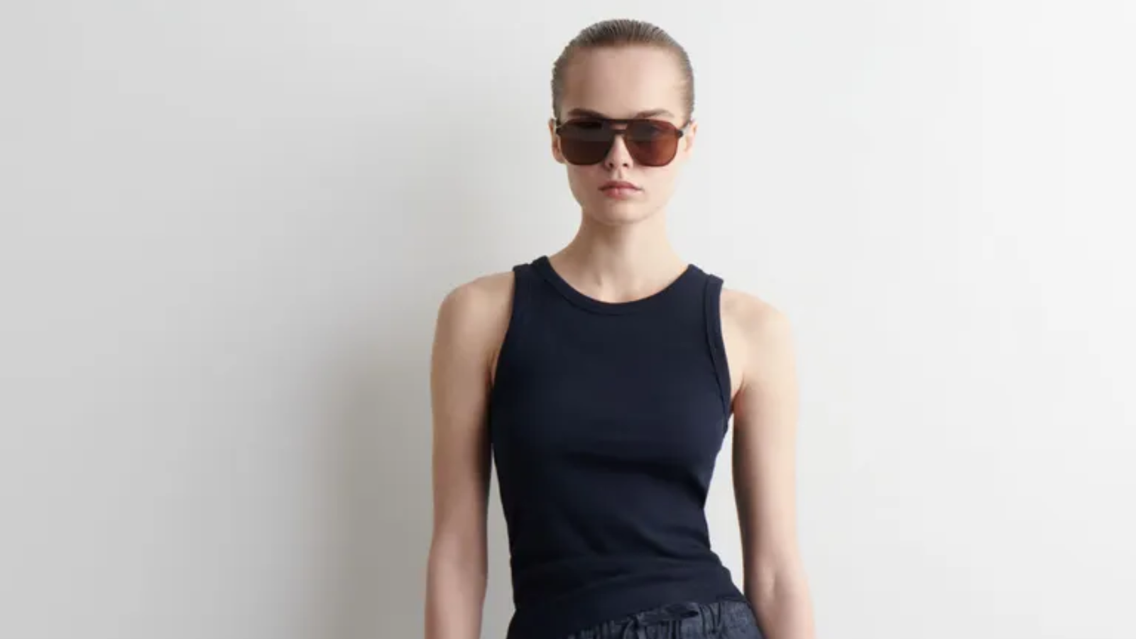 Minimalist Chic Woolen Scarves with Effortless Style