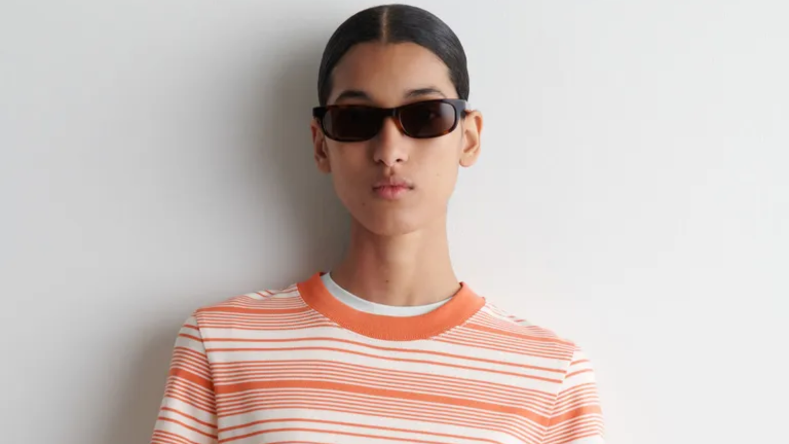 Plain Woolen Icons Fashion: Trendy & Timeless